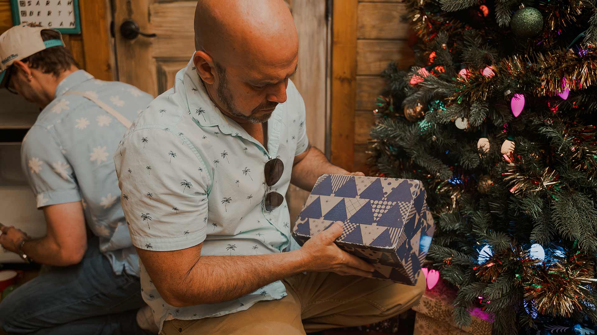 Group of young people walking into Gatlin's Escape Games